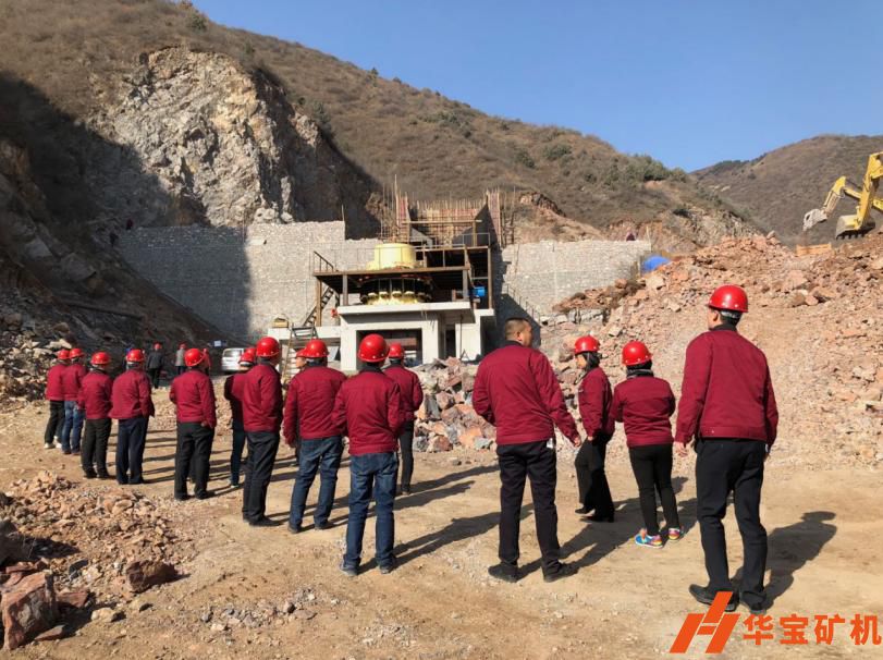 陜西寶雞市順通達礦業(yè)時產(chǎn)1000噸破碎機 陜西寶雞市順通達礦業(yè)時產(chǎn)1000噸破碎機